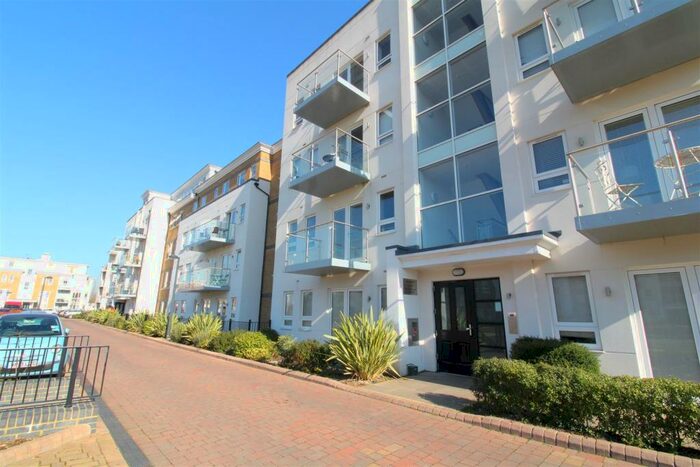 2 Bedroom Apartment To Rent In Grebe Way, Maidenhead, SL6