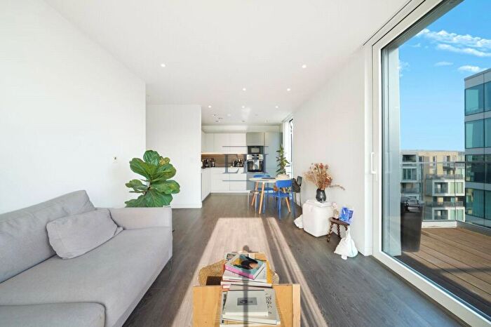 2 Bedroom Apartment To Rent In Kingly Building, Woodberry Down, Woodberry Down, N4