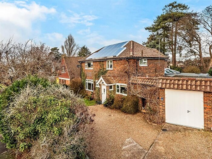 4 Bedroom Detached House For Sale In Taleworth Road, Ashtead, KT21