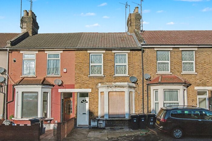 1 Bedroom Flat For Sale In Ley Street, Ilford, IG1