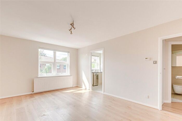 2 Bedroom Flat To Rent In Barker Drive, Camden, NW1