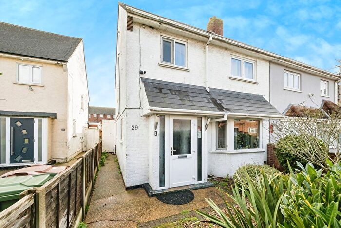 3 Bedroom Semi Detached House For Sale In Hall Crescent, South Ockendon, Essex, RM15