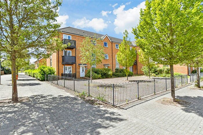 2 Bedroom Maisonette For Sale In Spinel Close, Sittingbourne, Kent, ME10