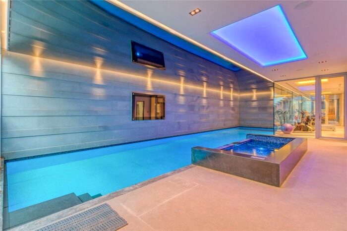 5 Bedroom Detached House To Rent In The Bishops Avenue, Hampstead Garden Suburb, London, N2