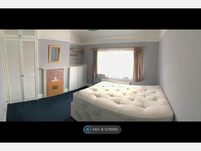 1 Bedroom Flat To Rent In Braund Avenue, Greenford, UB6