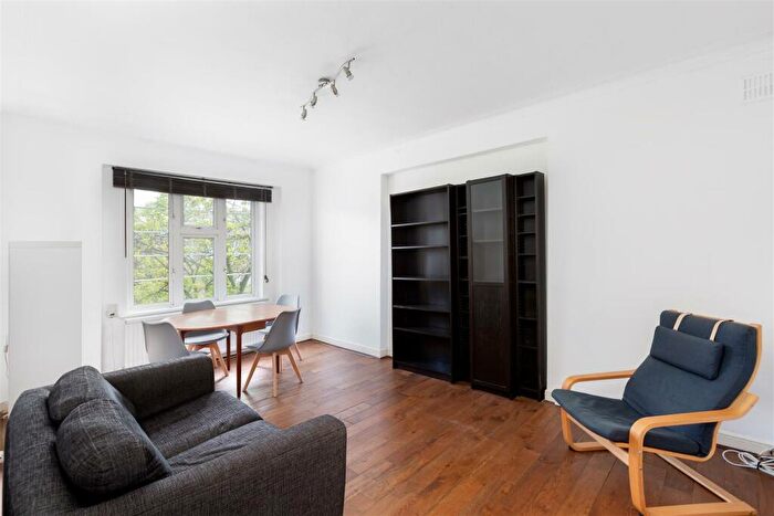 2 Bedroom Apartment To Rent In Shoot Up Hill, Kilburn, NW2