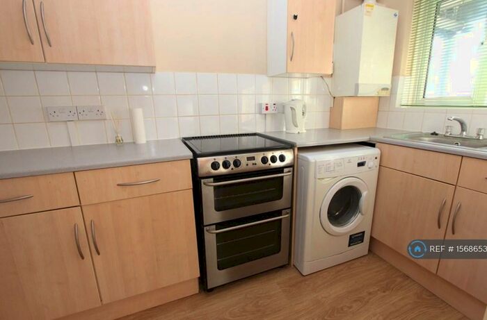 Studio To Rent In Heather Way, Hemel Hempstead, HP2