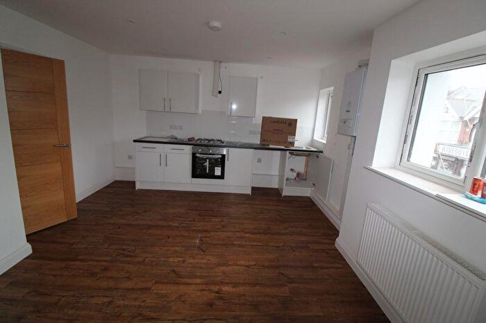 2 Bedroom Flat To Rent In Bedroom Apartment - Wimborne Road, Smithfield Place, Bournemouth, BH9