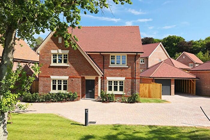 4 Bedroom Detached House For Sale In Headley Chase, Epsom, KT18