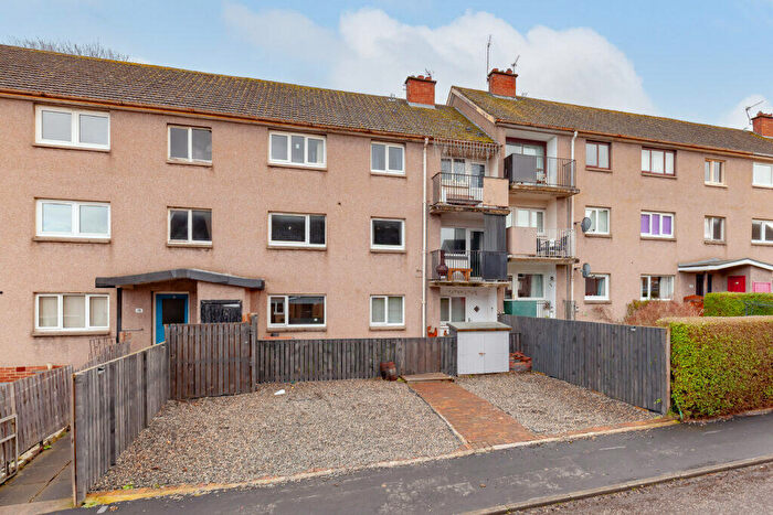 2 Bedroom Flat For Sale In / Ransome Gardens, Clermiston, EH4