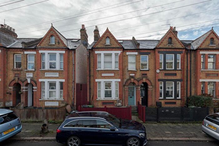 2 Bedroom Flat For Sale In Gipsy Road, London, SE27