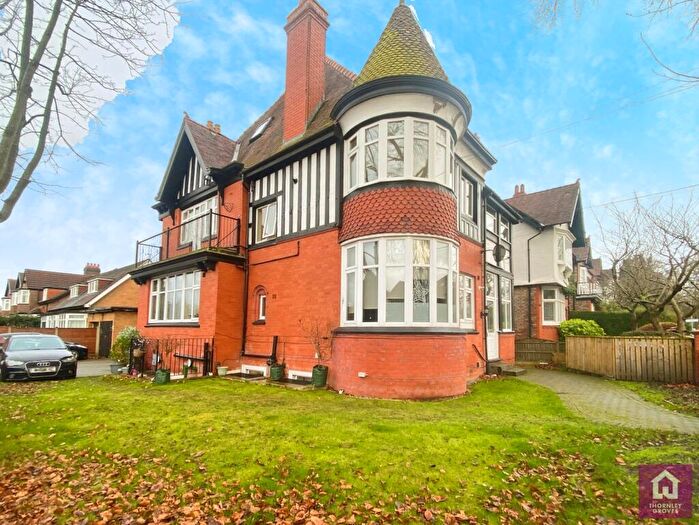 2 Bedroom Flat To Rent In Old Broadway, Manchester, Greater Manchester, M20