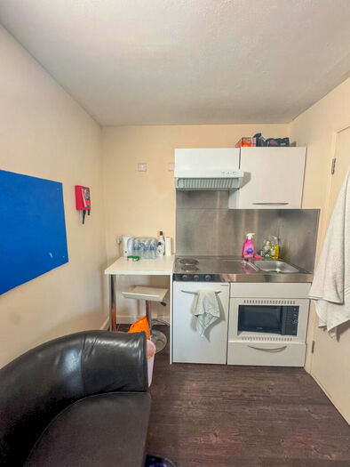 Studio For Sale In St. Anns Lodge, St. Anns Lane, Leeds, LS4