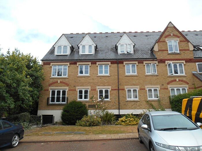 2 Bedroom Flat To Rent In Exeter Close, Watford, WD24