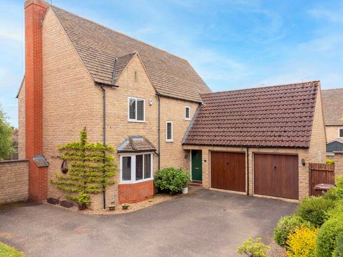 4 Bedroom Detached House To Rent In Woodyard Close, Brigstock, NN14