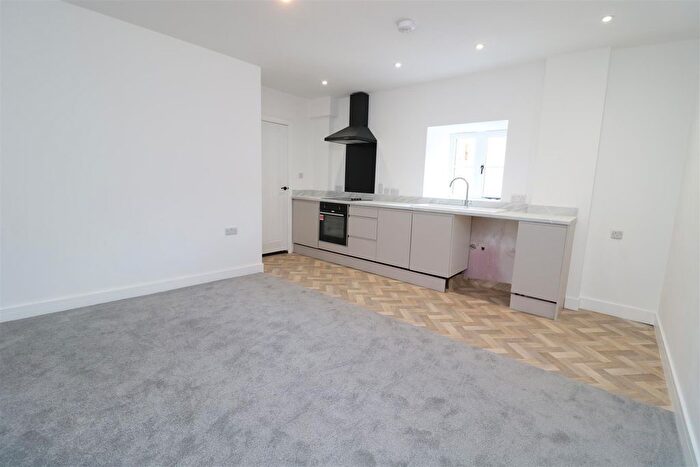 1 Bedroom Flat To Rent In Newtown, Trowbridge, BA14