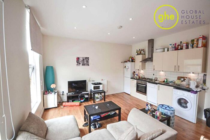 2 Bedroom Flat To Rent In Camberwell Church Street, Camberwell, London, SE5