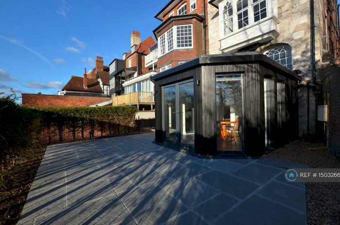 2 Bedroom Flat To Rent In Quarry Street, Guildford, GU1