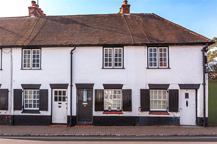 2 Bedroom Terraced House For Sale In High Street, Wargrave, Berkshire, RG10