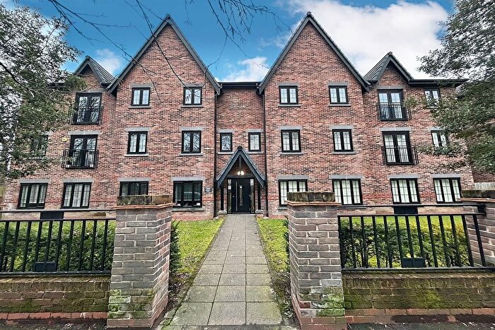 2 Bedroom Flat For Sale In Toddbrook Close, West Didsbury, M20