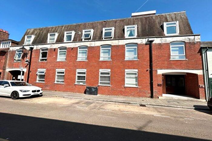 2 Bedroom Flat To Rent In Millhams Street, Christchurch, BH23