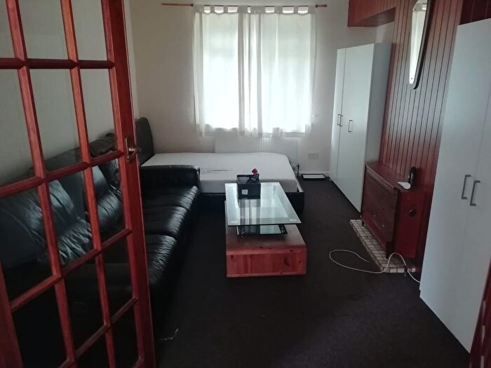 2 Bedroom Terraced House To Rent In Becontree Avenue, Dagenham, RM8