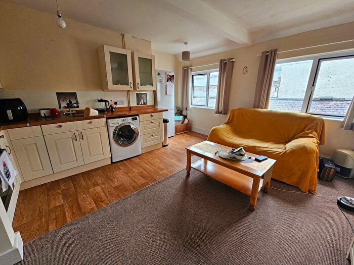 2 Bedroom Flat To Rent In Flat, George Hotel Mews, Broad Street, South Molton, EX36
