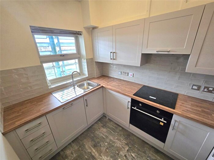 2 Bedroom Flat For Sale In Aldbourne Road, Coventry, West Midlands, CV1