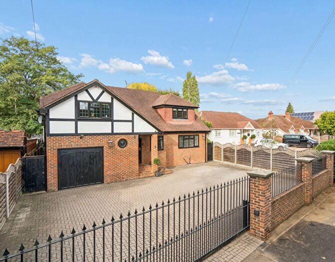 4 Bedroom Detached House For Sale In Garson Lane, Staines-Upon-Thames, TW19