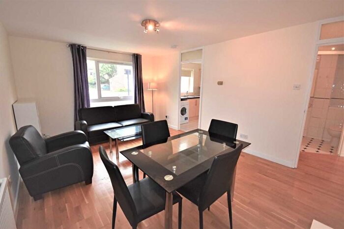 2 Bedroom Flat To Rent In Ravensmede Way, Chiswick, Chiswick, W4