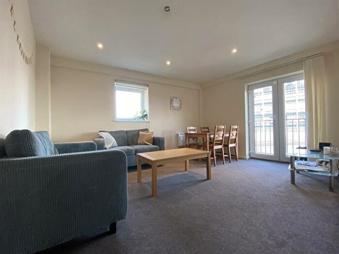 4 Bedroom Apartment To Rent In Rialto Building, Melbourne Street, Newcastle Upon Tyne, NE1