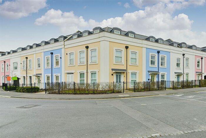 2 Bedroom Flat For Sale In Warren Road, Reigate, RH2