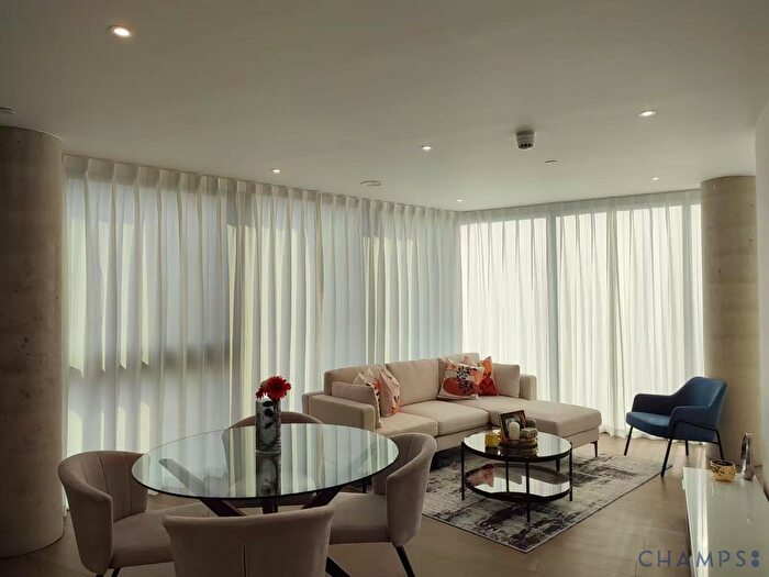 2 Bedroom Flat To Rent In Vetro Court, London, E14