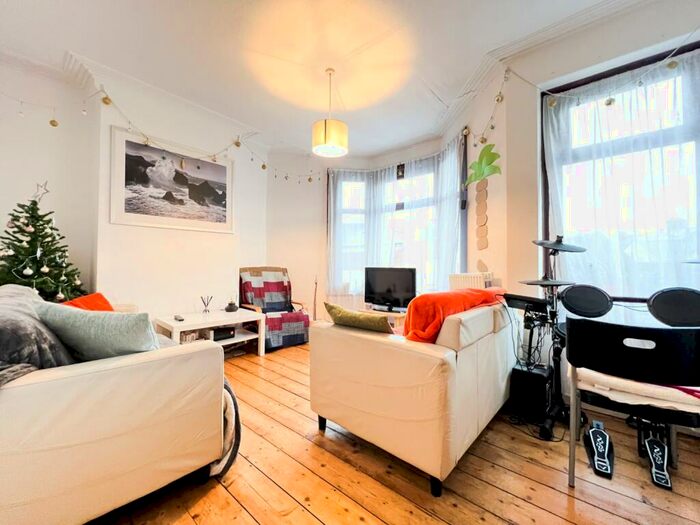 4 Bedroom Terraced House To Rent In Gelligaer Street, Cathays, CF24