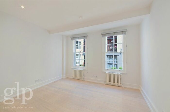 1 Bedroom Flat To Rent In Newburgh Street, London, Greater London, W1F