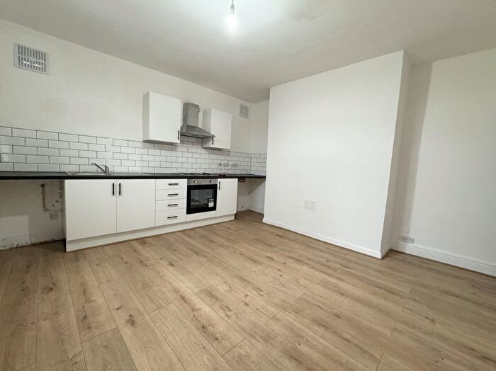 1 Bedroom Terraced House To Rent In Charlton Road, Leeds, West Yorkshire, LS9