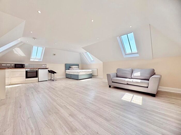 Studio To Rent In Brewery Road, Hoddesdon, EN11