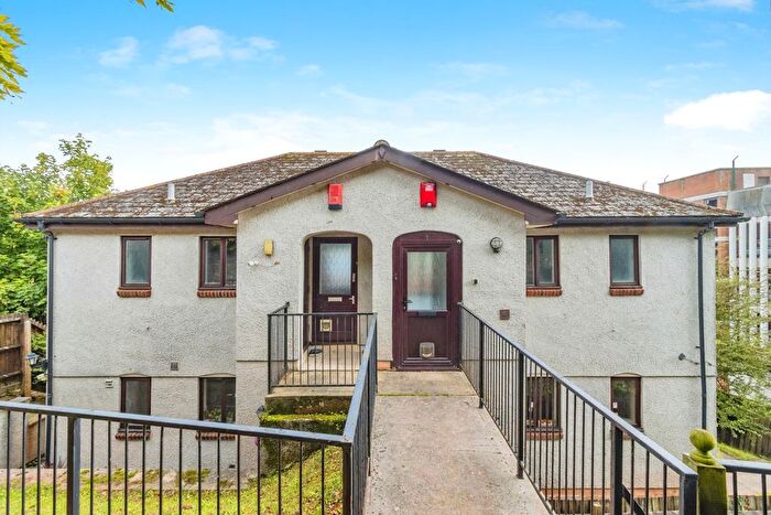 1 Bedroom Flat For Sale In Castle Lane, Torquay, Devon, TQ1