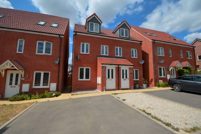 3 Bedroom House To Rent In Bolehyde Close, Swindon, SN3