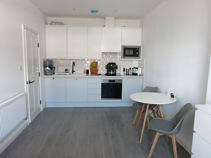 1 Bedroom Flat To Rent In Ewell Road, Surbiton, KT6