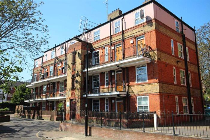 3 Bedroom Flat To Rent In Vauban Estate, Bermondsey, SE16