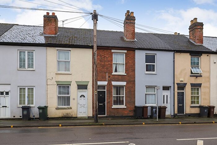 3 Bedroom Terraced House For Sale In Merridale Road, Wolverhampton, WV3