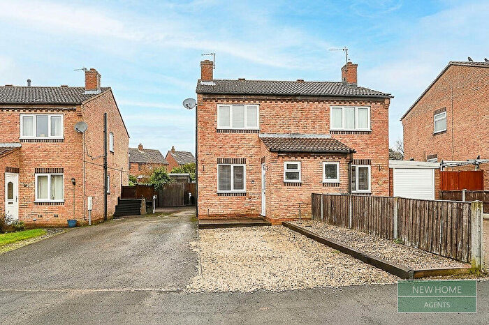 2 Bedroom Semi Detached House For Sale In Carlisle Close, Grantham, NG31