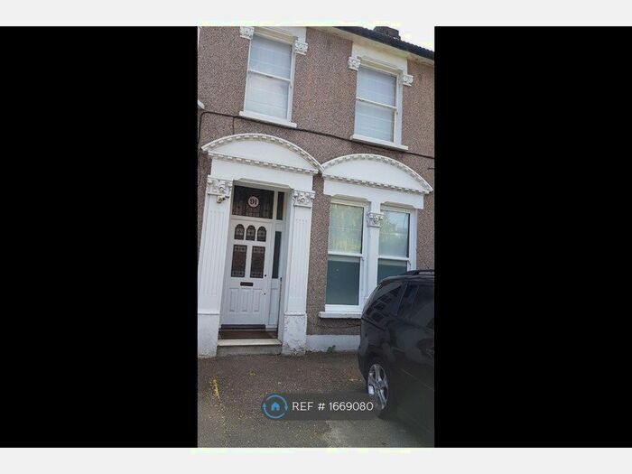 1 Bedroom Flat To Rent In Queens Rd, London, SW19