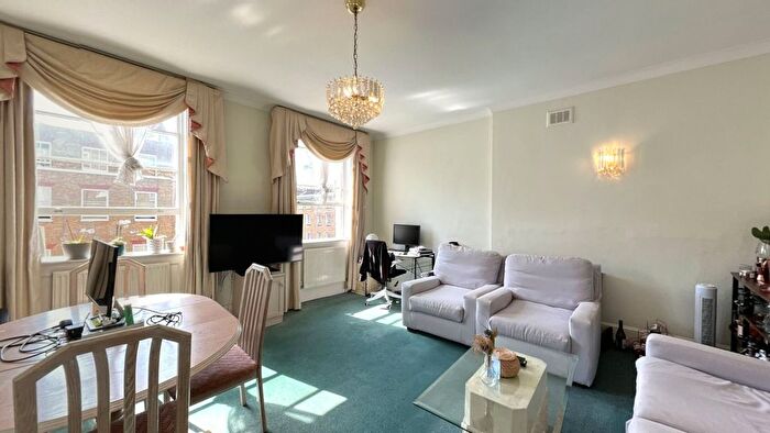 2 Bedroom Flat To Rent In Gloucester Place, Marleybone, London, W1U