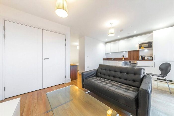 Flat For Sale In Hannaford Walk, Canary Wharf, E3
