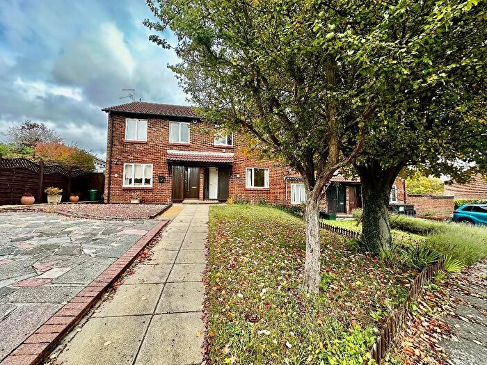 1 Bedroom Flat To Rent In Bishop Butt Close, Orpington, Kent, BR6