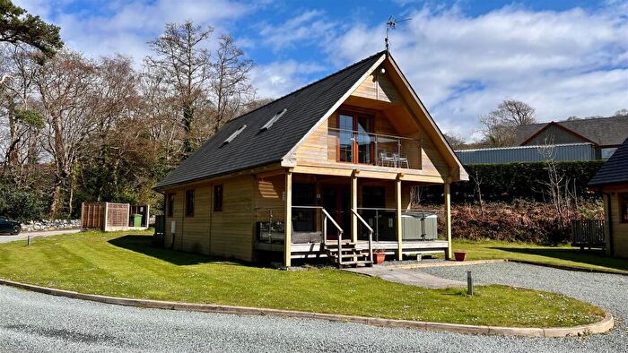 3 Bedroom Chalet For Sale In Maes Artro, Llanbedr, LL45