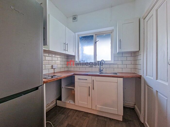 1 Bedroom Studio To Rent In Burnaby Road, Southend-On-Sea, SS1