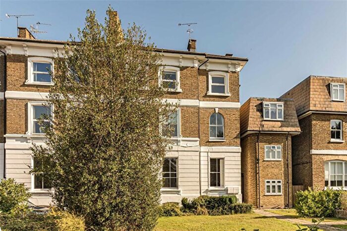 2 Bedroom Flat To Rent In Hampton Road, Teddington, TW11